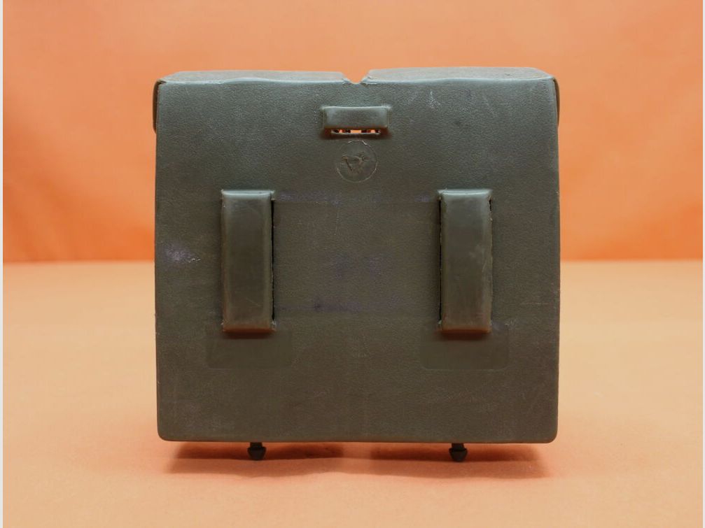 BUND SURPLUS Heckler&Koch HK G3: Magazintasche BUND Polymer oliv für 2 Magazine 20-Schuss SURPLUS gebraucht