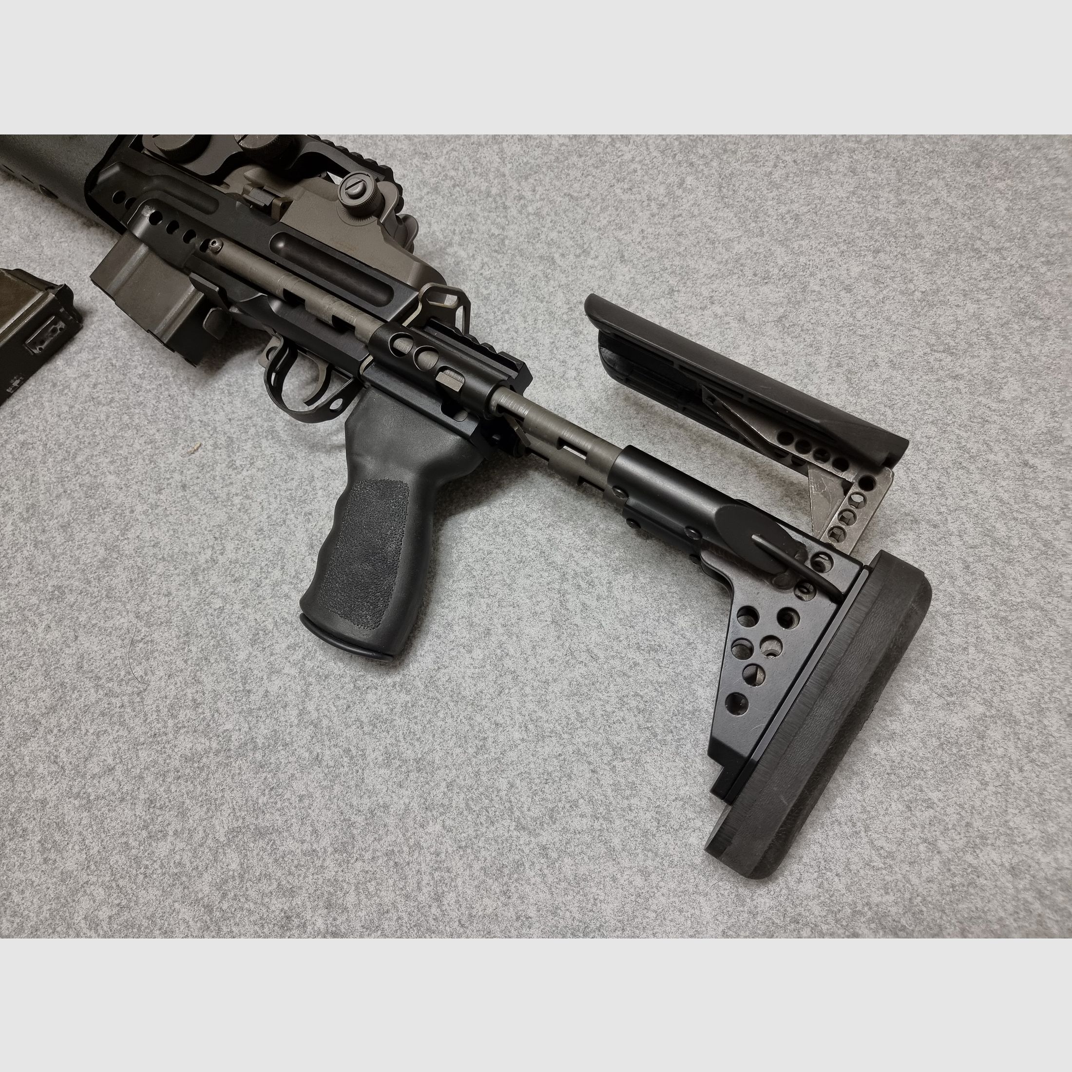 LuxDefTec LDT M14 Socom mit original Sage EBR Chassis + original Springfield Armory M1A Montage