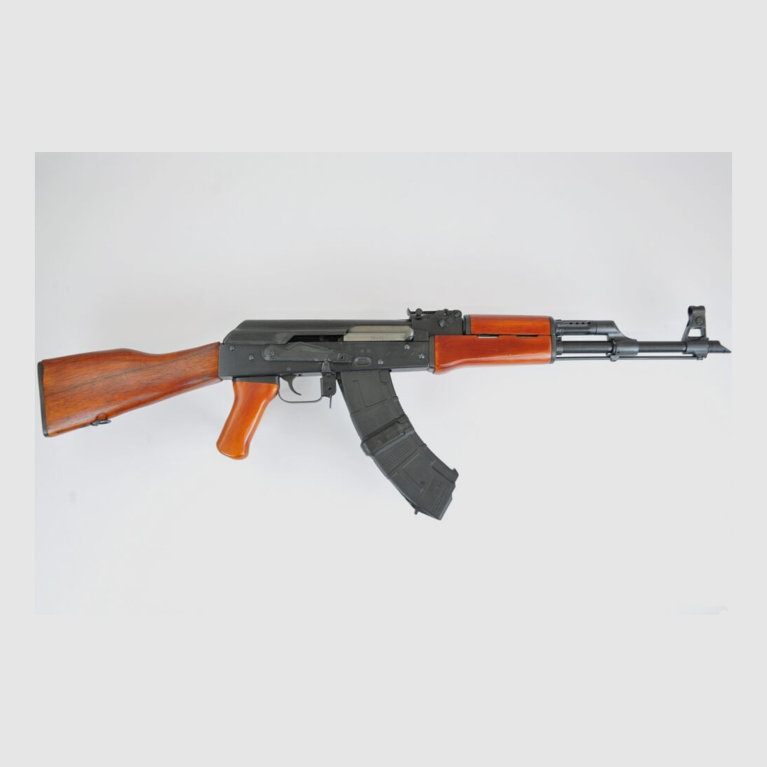 SDM AK	 47