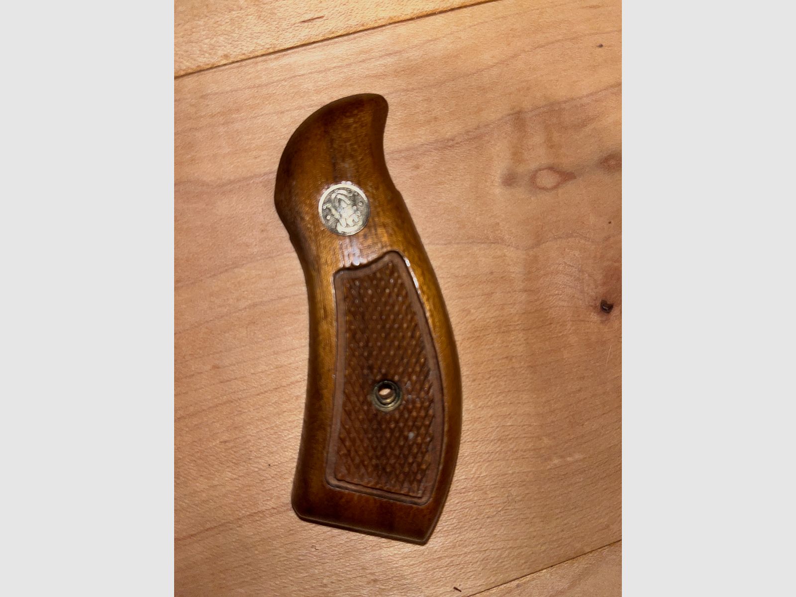 Oryginalna Smith & Wesson Griffschale K-Frame Round Butt drewno lewa