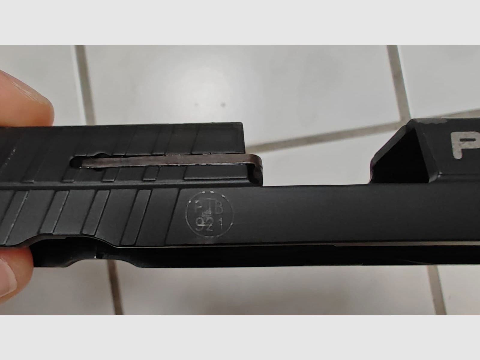 brünierter Ersatz / Wechselschlitten Verschluss für Umarex Walther PK380 9mm P.A.K. Gas- / Schreckschusspistole PtB 921