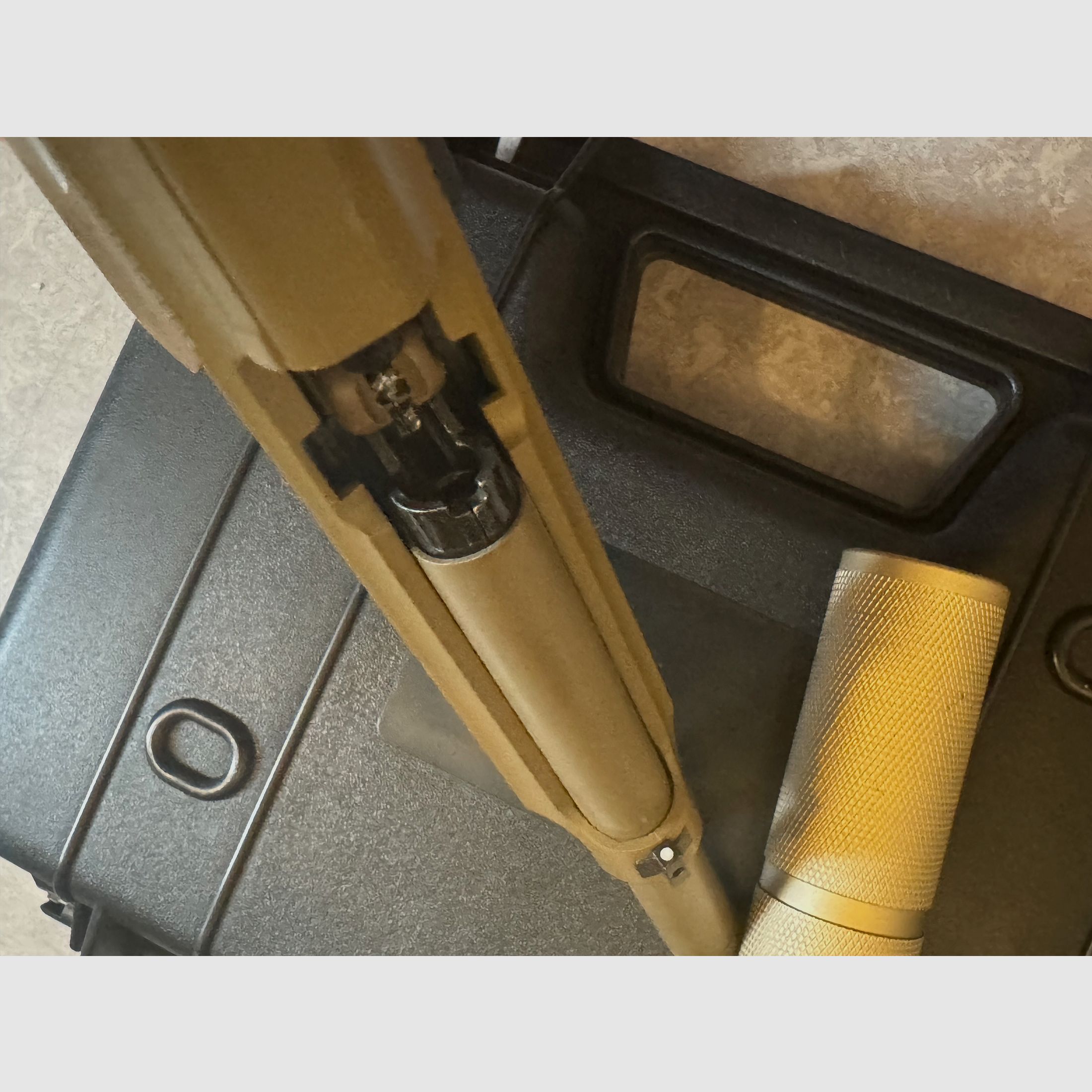 Beretta M9A3 CO2 Luftpistole Kal. 4,5 mm BB FDE Vollmetall inkl. Schalldämpfer-Dummy Und Koffer