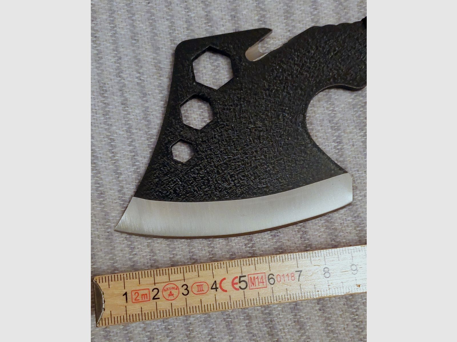 Kompaktes Camping- & Wurfbeil mit Cordura-Nylonhülle