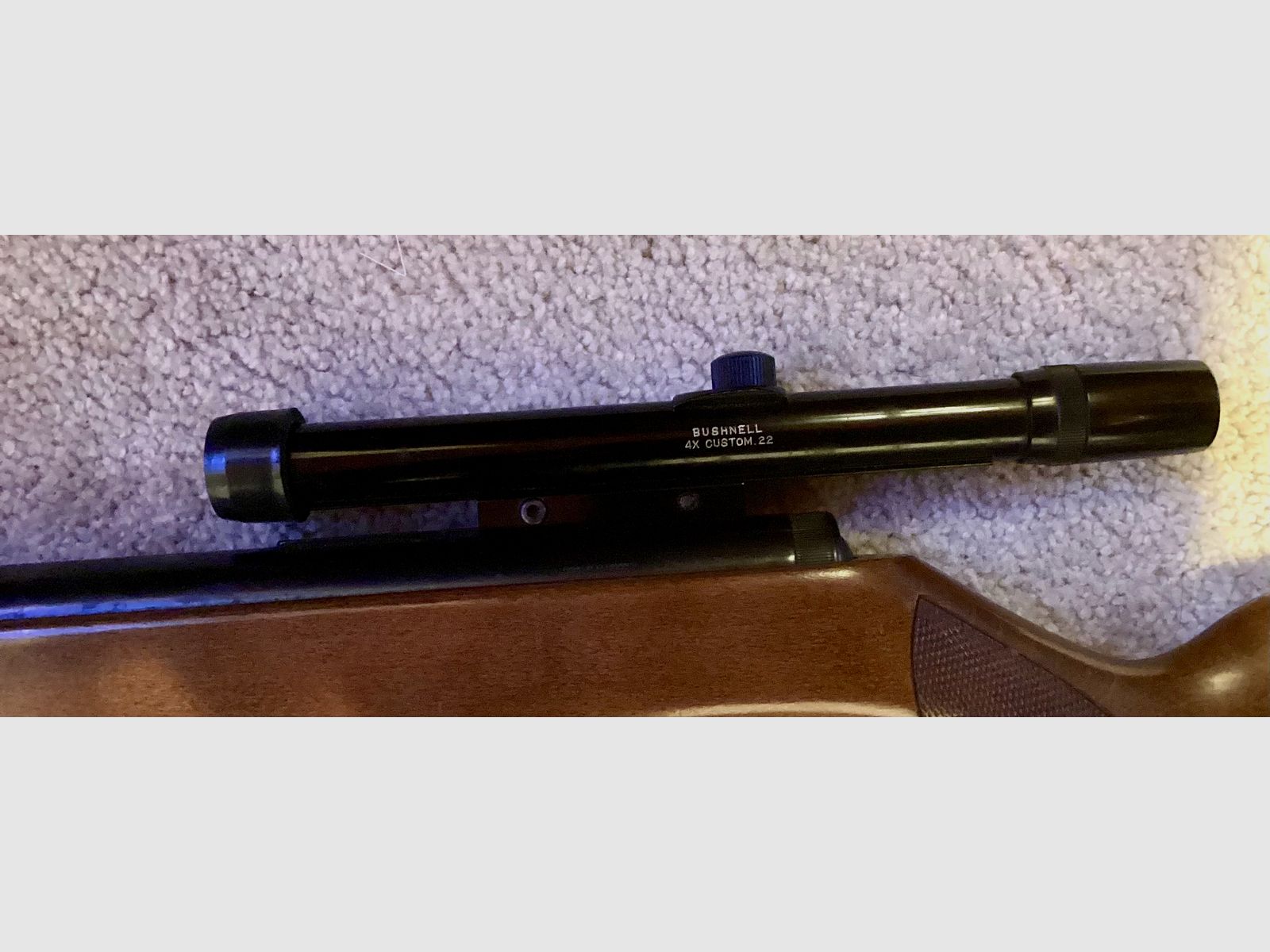 Luftgewehr mit Zielfernrohr der  Marke Weihrauch