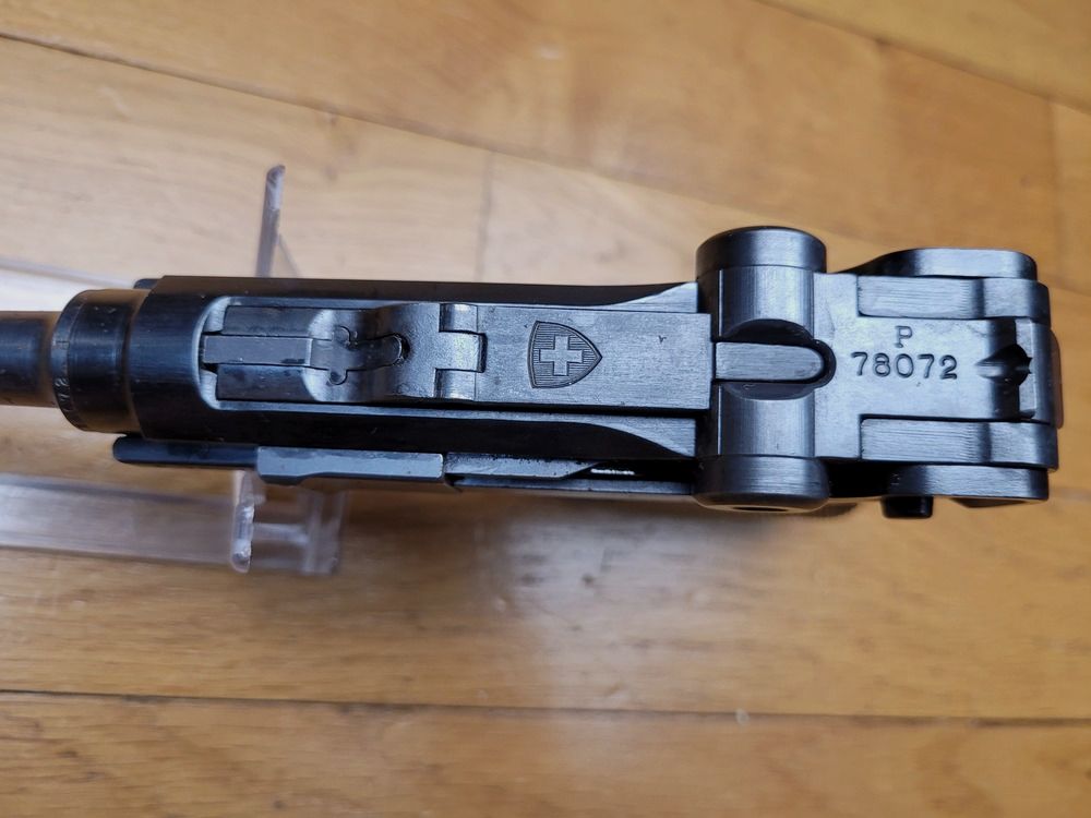 Zeer mooie Zwitserse Luger P06/1929 – kal. 7,65 Parabellum – een van de allerlaatsten geproduceerd – Zeer zeldzaam exemplaar voor de civiele markt (een van de 317!) – monomatrikel – magazijn volgens model – Uitstekende staat!, afbeelding 1 van 19