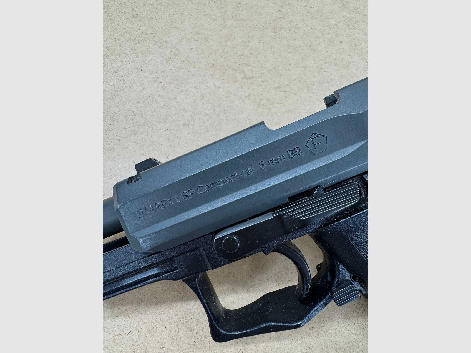 Umarex USP Compact GBB – Objeto para reparadores (magacín con fugas) | mucho accesorio