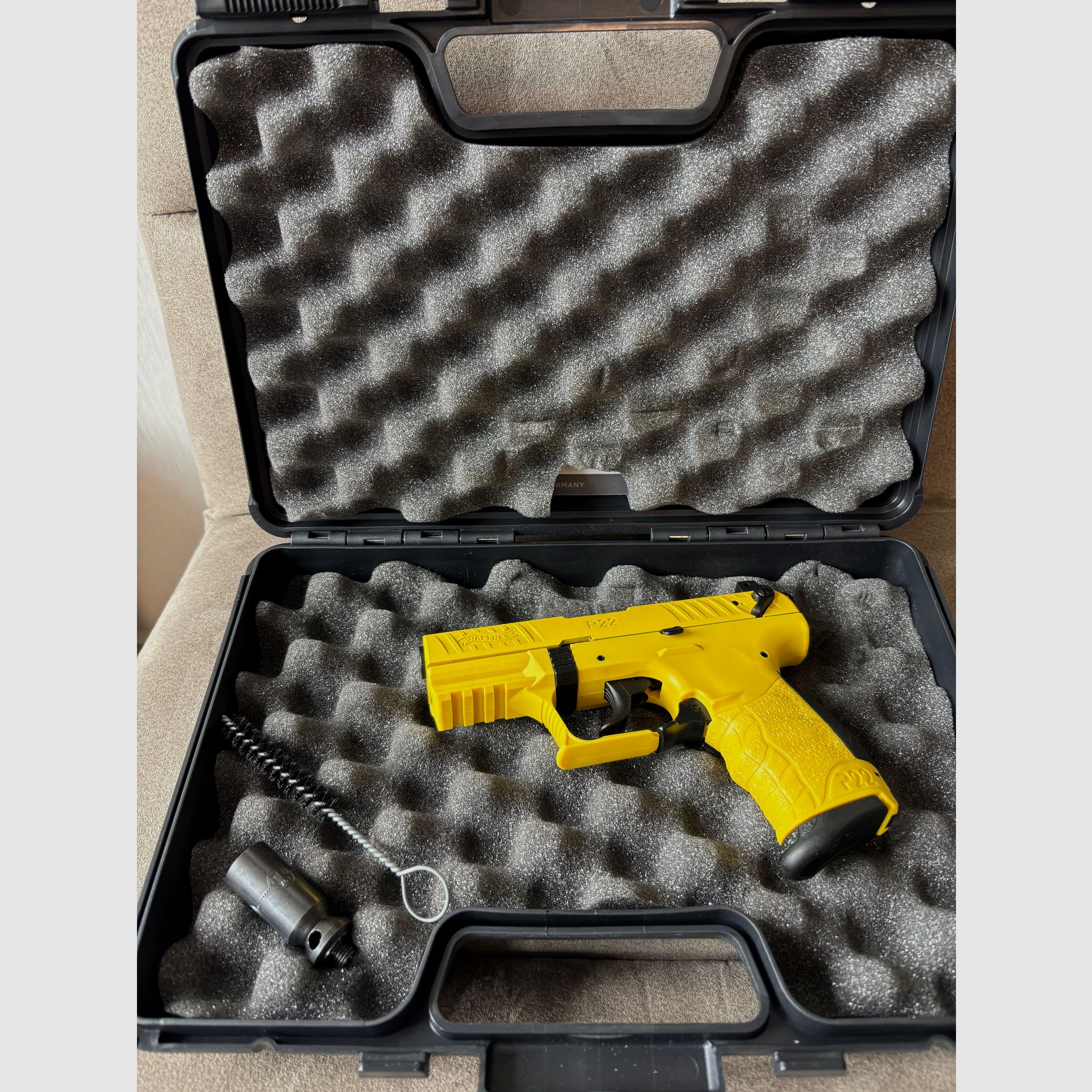 Walther P22 Tweety mit Abschussbecher 