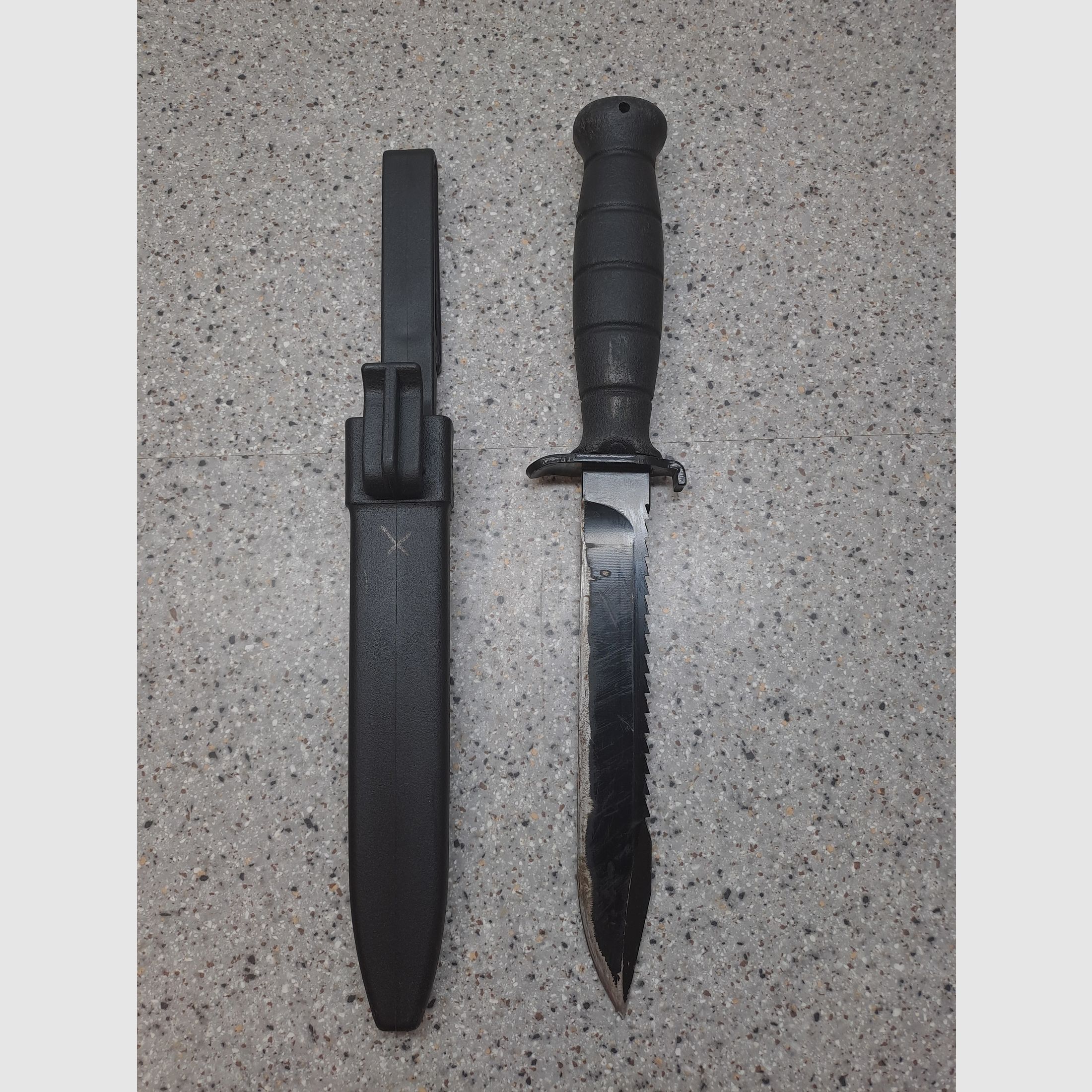 GLOCK M81 Messer