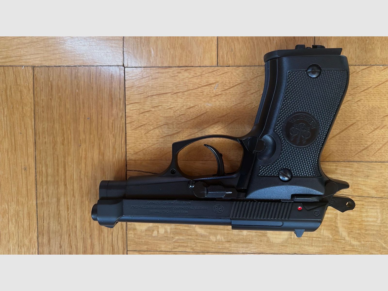 Beretta C02 Airsoft Pistol Mod. 84 FS