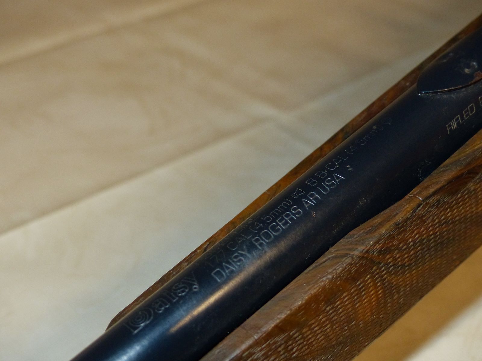 Carabina de aire comprimido Co2 de palanca inferior Daisy Power Line Mod. 990 Cal. 4,5 mm Diabolo y BB Dual Power USA vintage