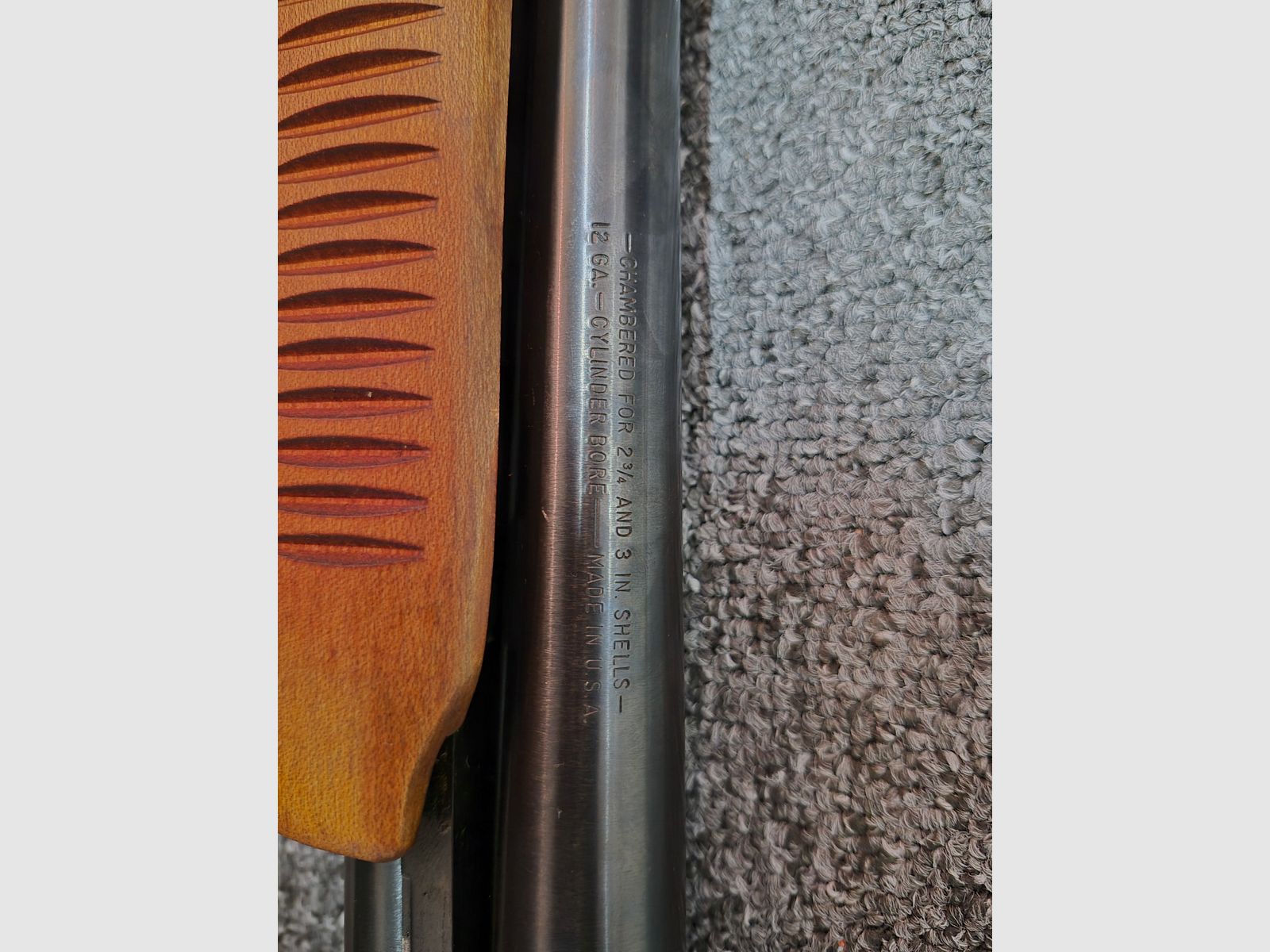 Mossberg 12/70 - 12/76 fore-end repeating shotgun