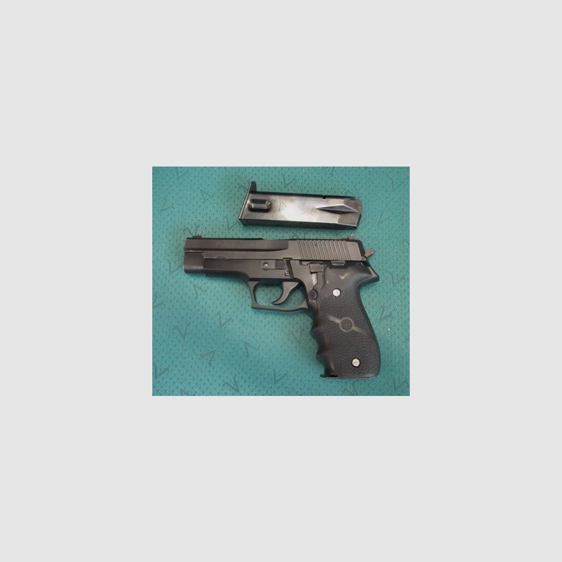 Pistole Sig Sauer P226 9mmLuger mit Reservemagazin P226