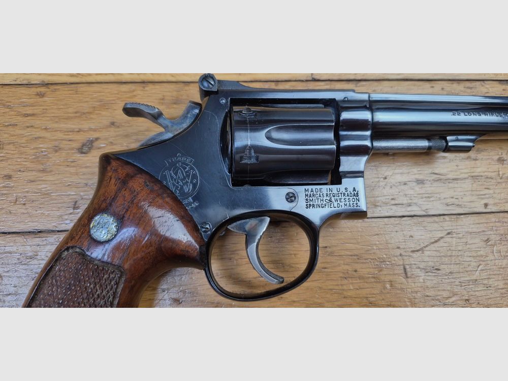 Very nice example of Smith & Wesson 17-3 revolver – Precision and training revolver in cal. .22Lr – Springfield firearm from 1972/1973 – "Pinned and recessed" – Excellent bluing and adjustments – Mechanism in TBE++ – New 6-inch fluted barrel with superb rifling – Premium quality firearm in untouched finishes today – TBE++ / TBE+++, image 26 of 29
