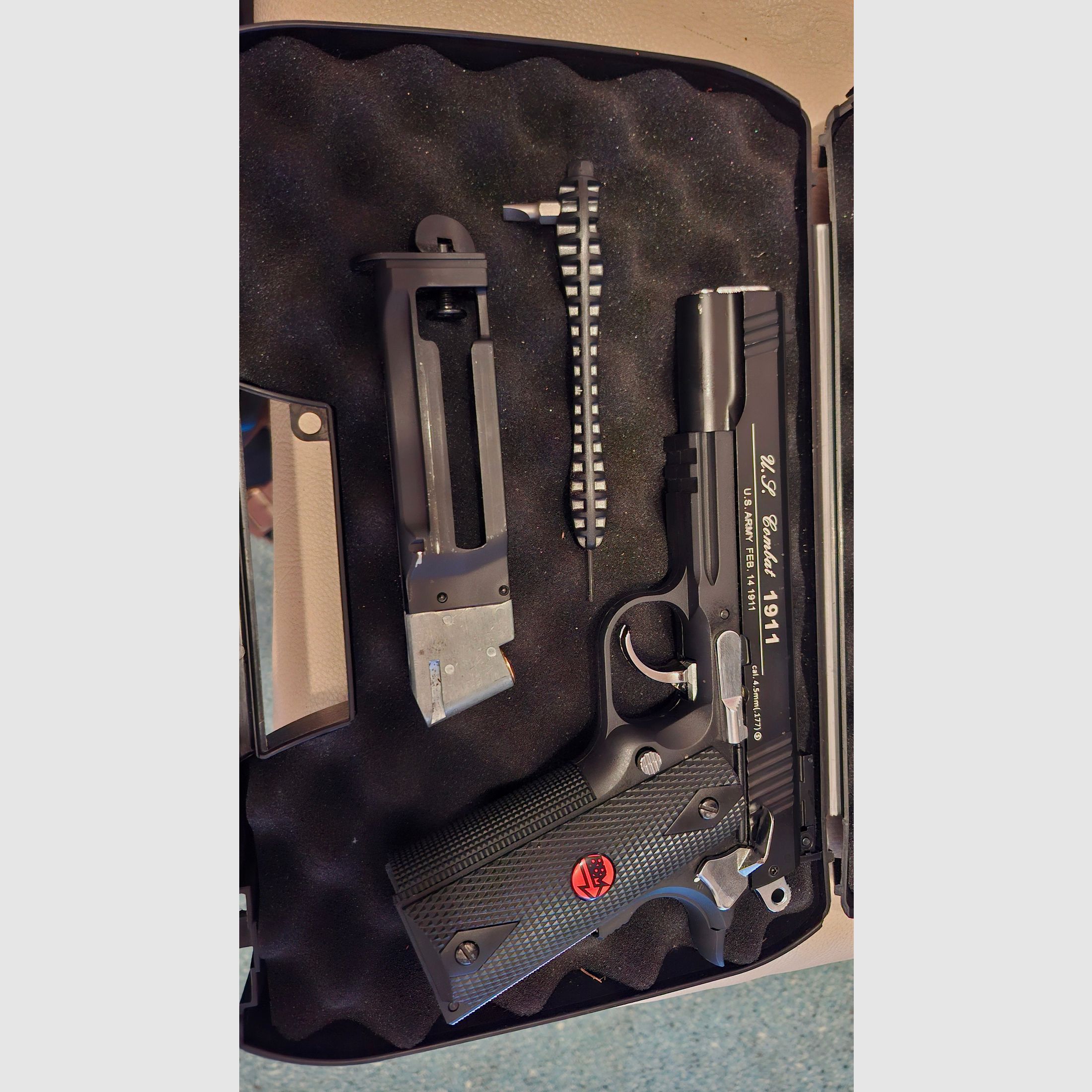 Bruni Guns US Combat M1911 CO2 Luftpistole Kal. 4,5mm BB Non Blowback mit Metallschlitten schwarz