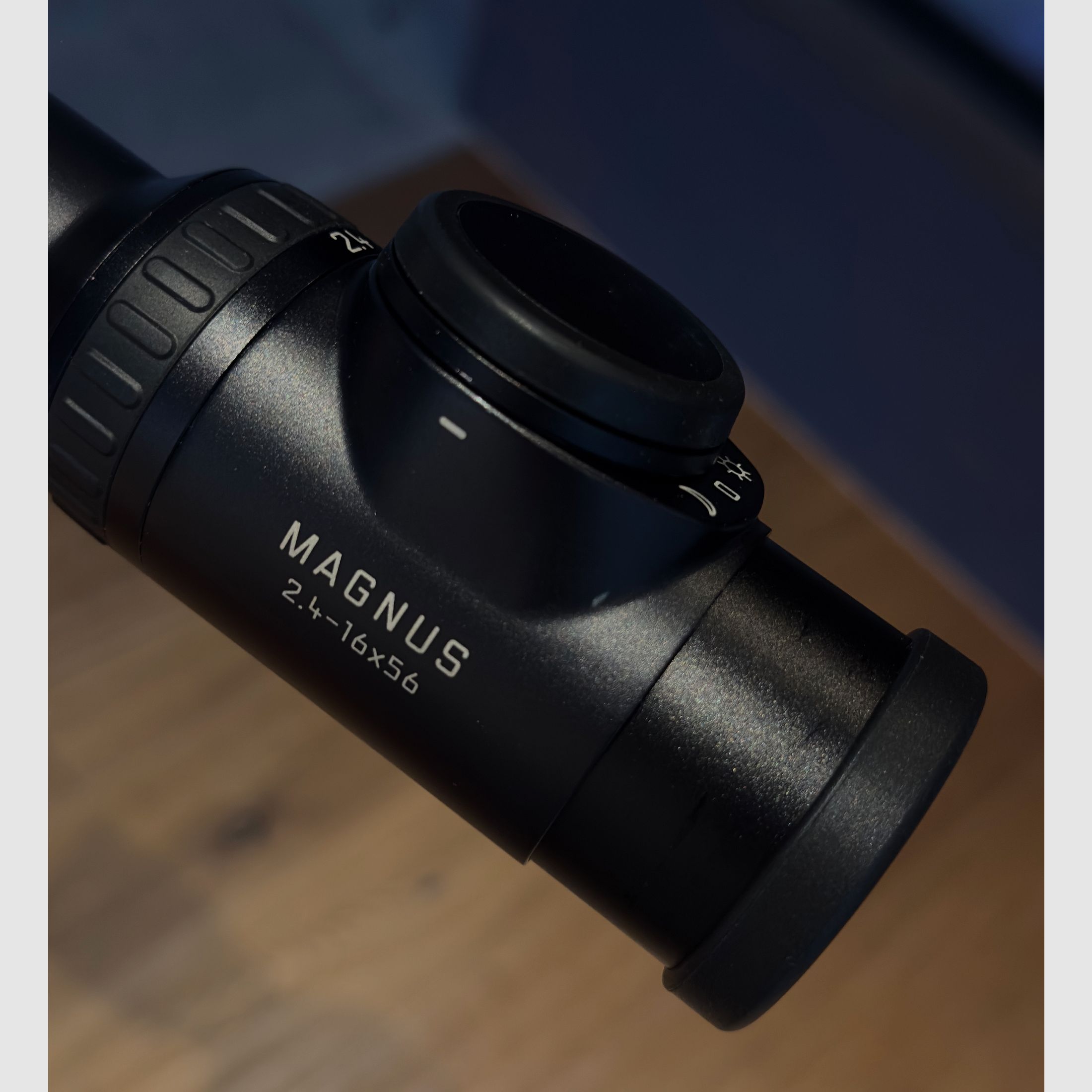 Leica Magnus 2,4-16x56 BDC met rail Abs. 4A