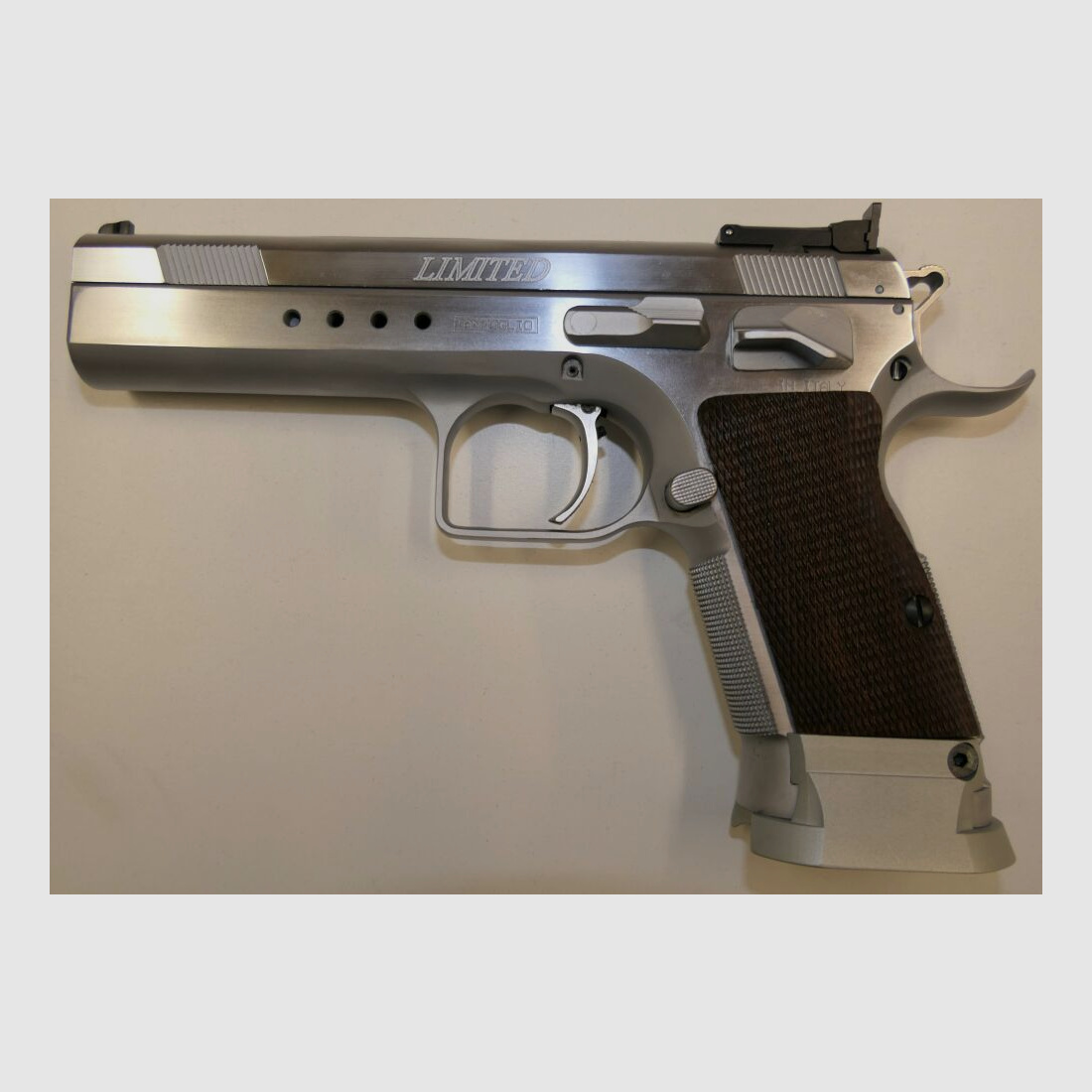 Tanfoglio	 Pistole, Tanfoglio Limited Custom, Gebraucht .45Auto, .45ACP mit Ersatzmagazin