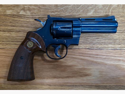 Colt Python, 4" barrel length