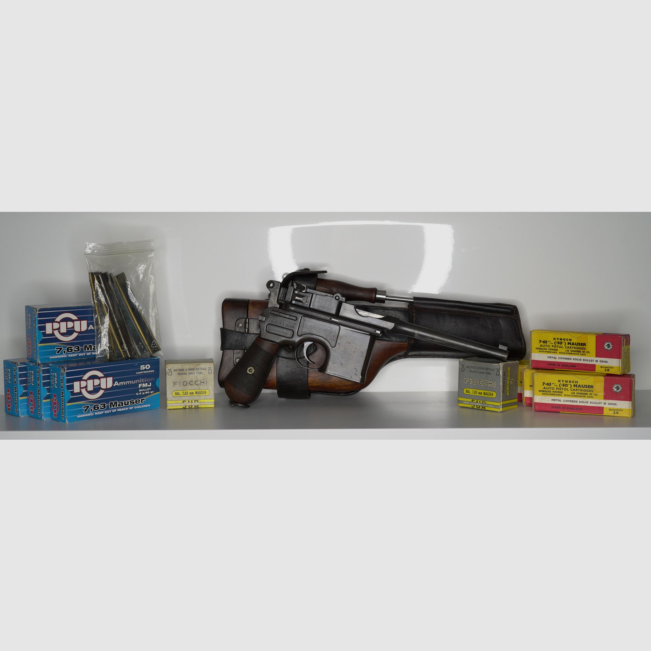 Mauser C96 / Oberndorf A. Neckar / 7,63 mm Mauser / 1916 / Anschlagkasten / Lederholster / Munition