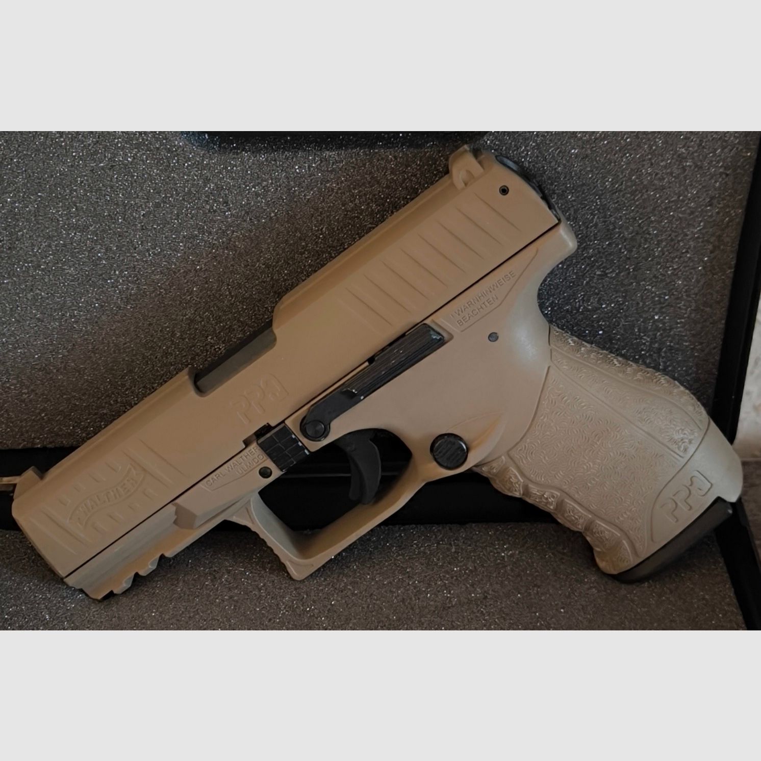 Schreckschuss, SRS-Waffe 9mmPAK, Walter PPQ M2 Farbe FDE & Original Walter Koffer 