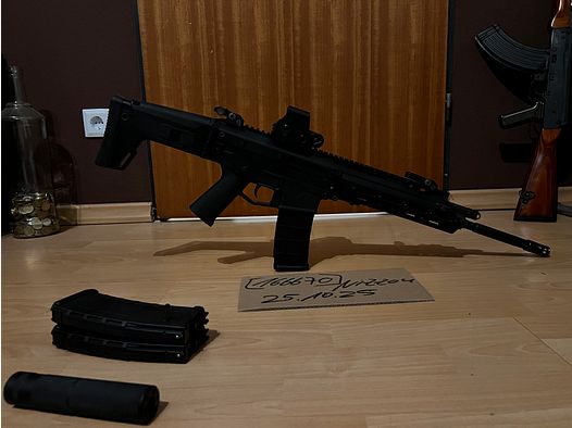WE MSK GBB mit 3 Mags, Holo und Schalldämpfer
