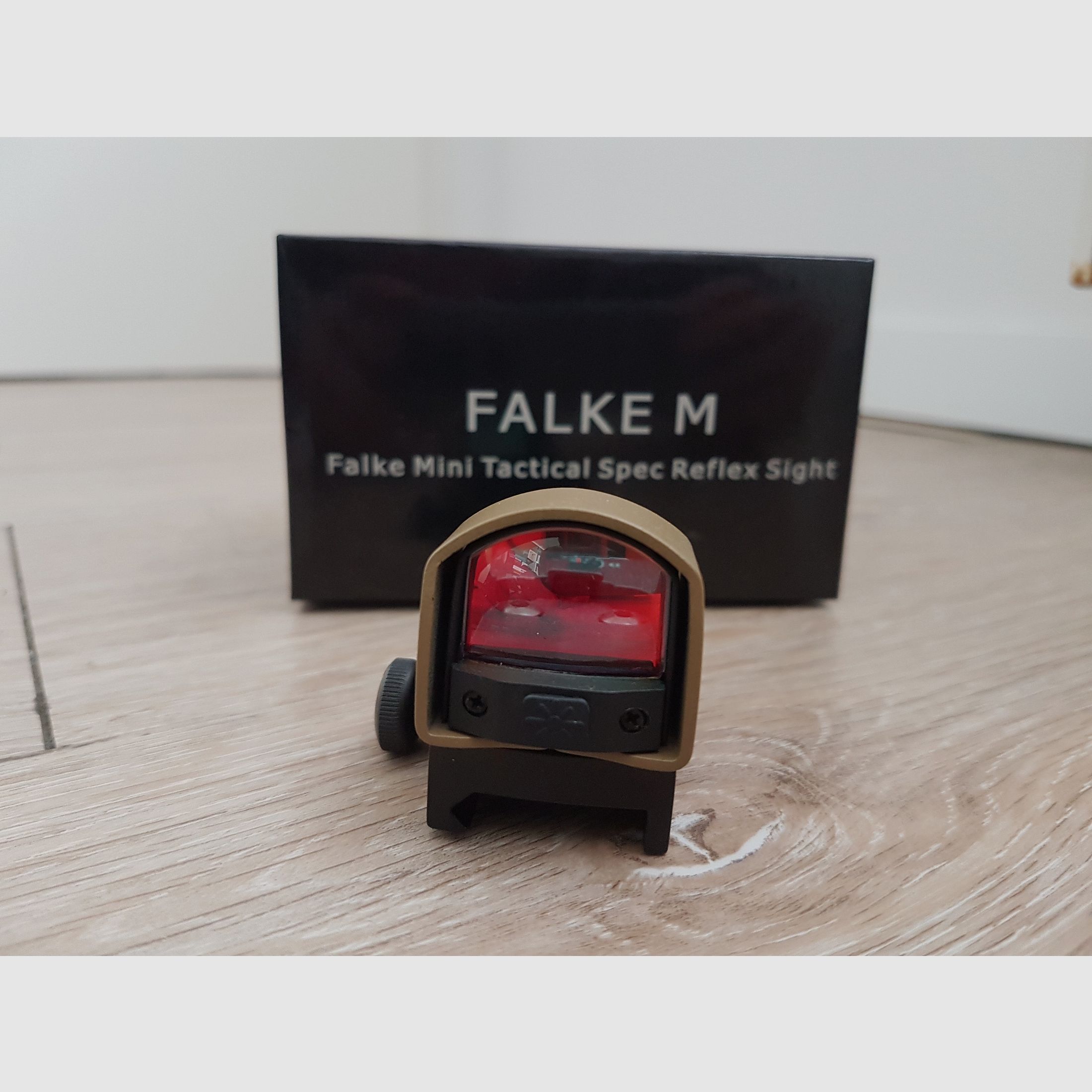 Falke M