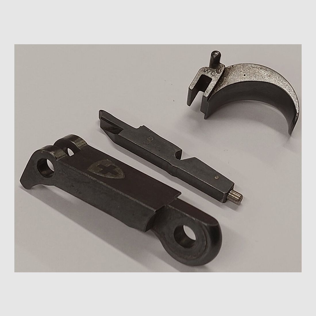 Fábrica de armas de Berna Conjunto de varias piezas para pistola de ordenanza suiza Parabellum en calibre 7,65mmPara W+F, P08