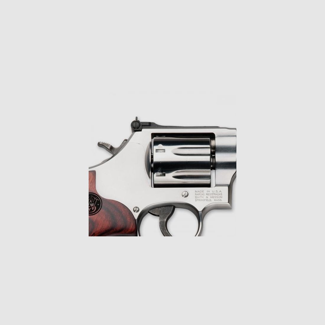 Revolver S&W 686 PLUS LUXE Kal.357 Schaft Holz 7 Schuss Lauf 6", Bild 2 von 5