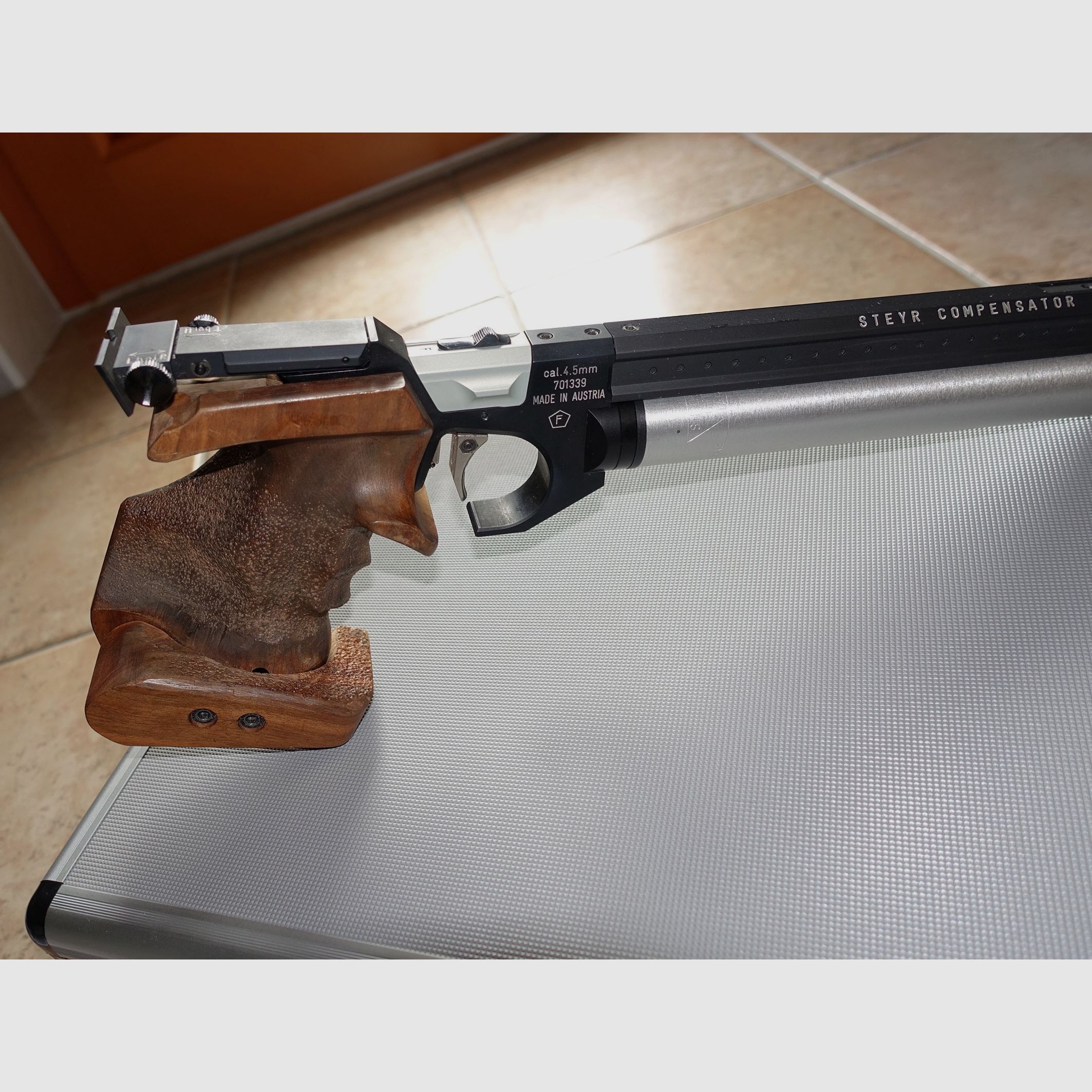 Steyr air pistol LP match pistol / new service + accessories