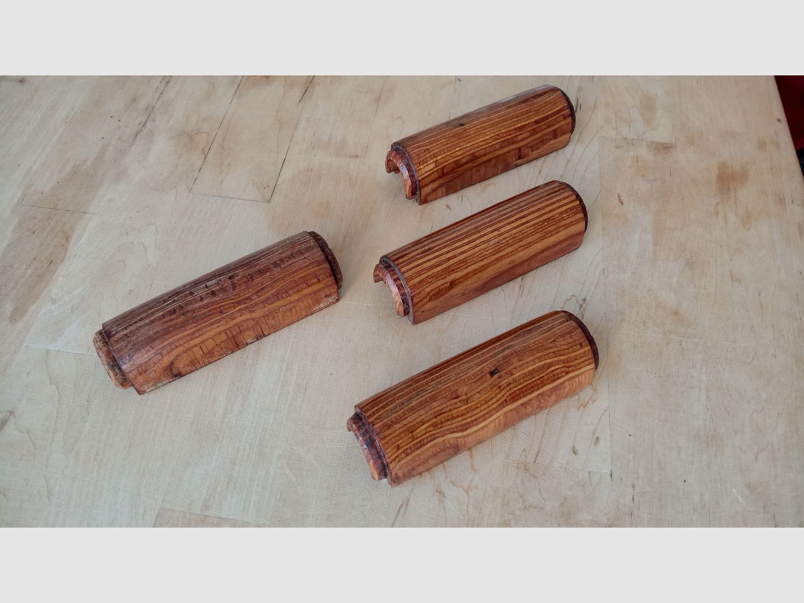 Originale guanti superiori Dong AK rumeni (molto larghi) / Legno laminato robusto perfetto per il pene di asino rumeno (Uluc) o guanti RPK