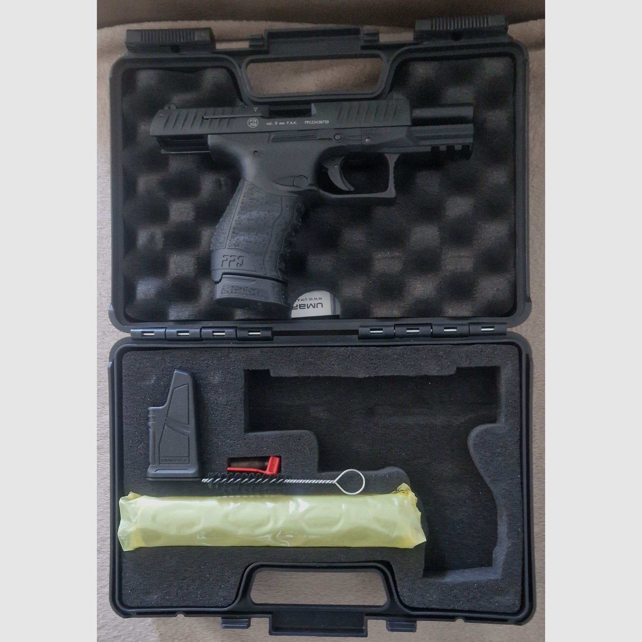 PPQ Schreckschuss Pistole mit Schalldämpfer