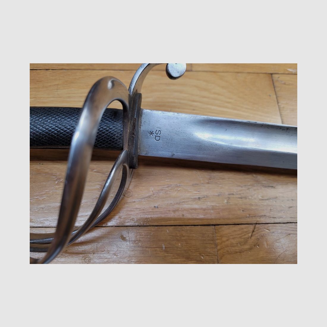 Bellissimo e raro sciabola modello 1853 – Principato indiano di Baroda – Bella lama e guardia in ferro – Belle marche e marchi – Fodero in pelle completo – Arma storica poco comune -TBE+, immagine 5 di 23