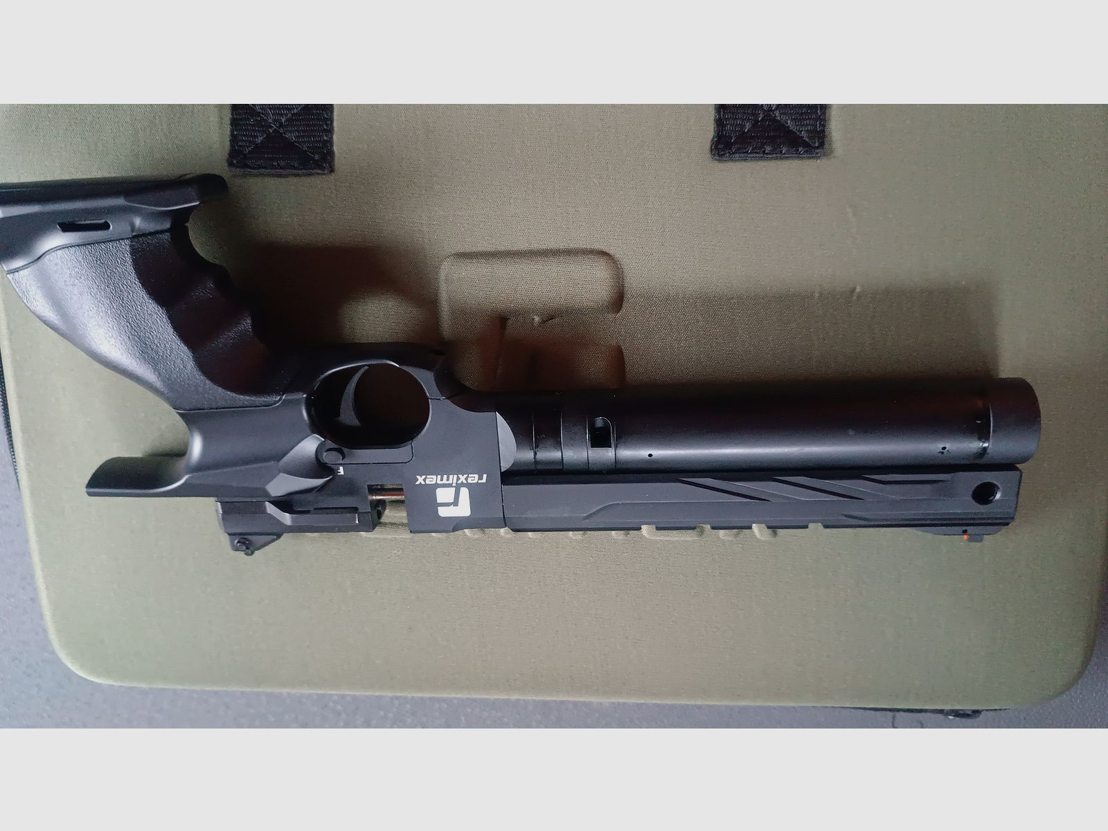 Reximex RP luchtpistool perslucht 4,5mm diabolo zwart aanlagkolf