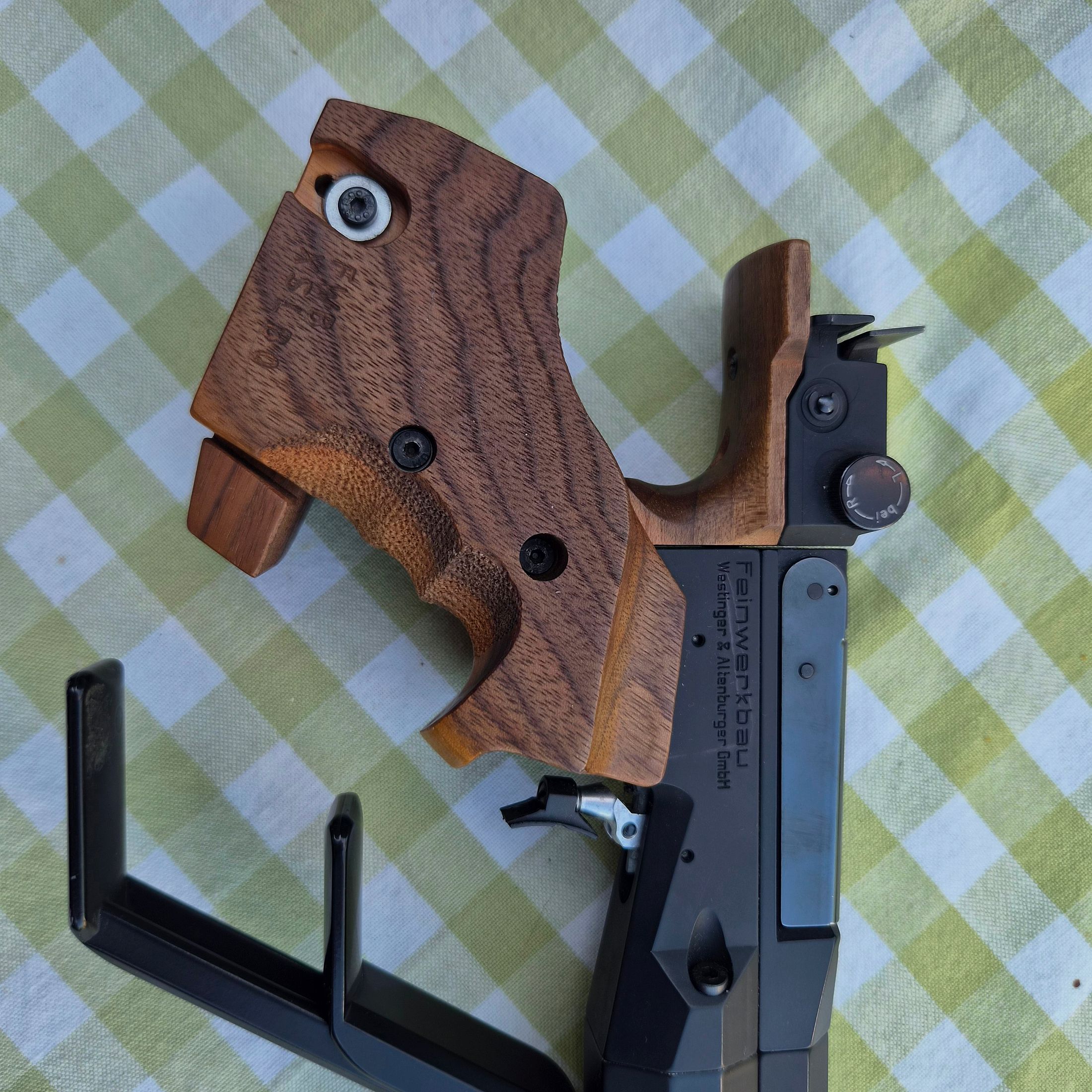 Pistola de competición Feinwerkbau Modelo 102
