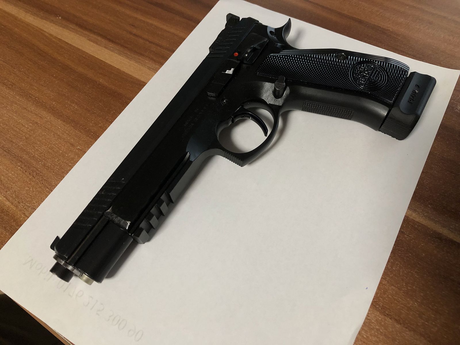 Verkauf halbautomatische Pistole von Haus CZ-Taipan Pro-Tuning und inklusive KK-Pistole, als Geschenk!