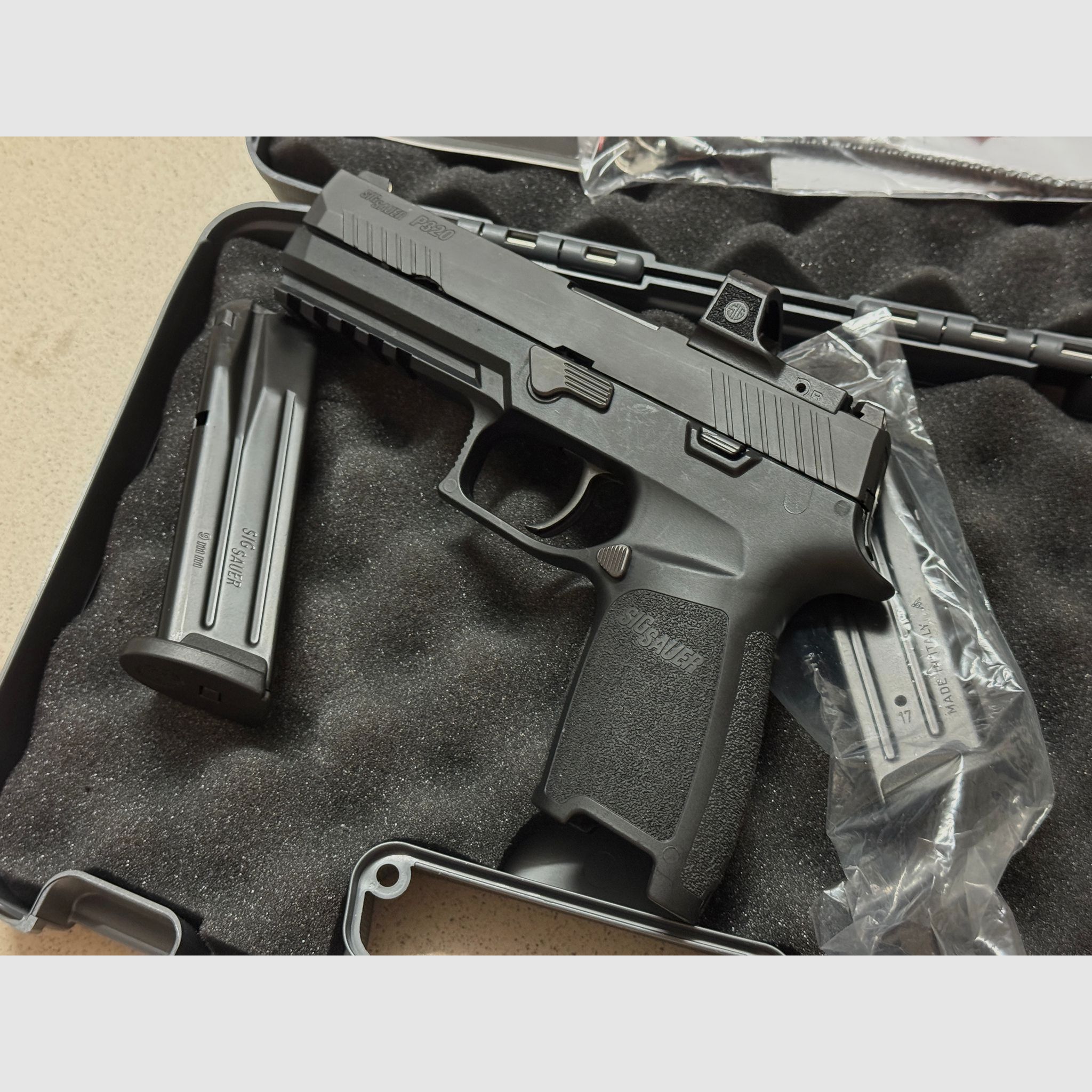 Sig Sauer P320 con Romeo Zero plus