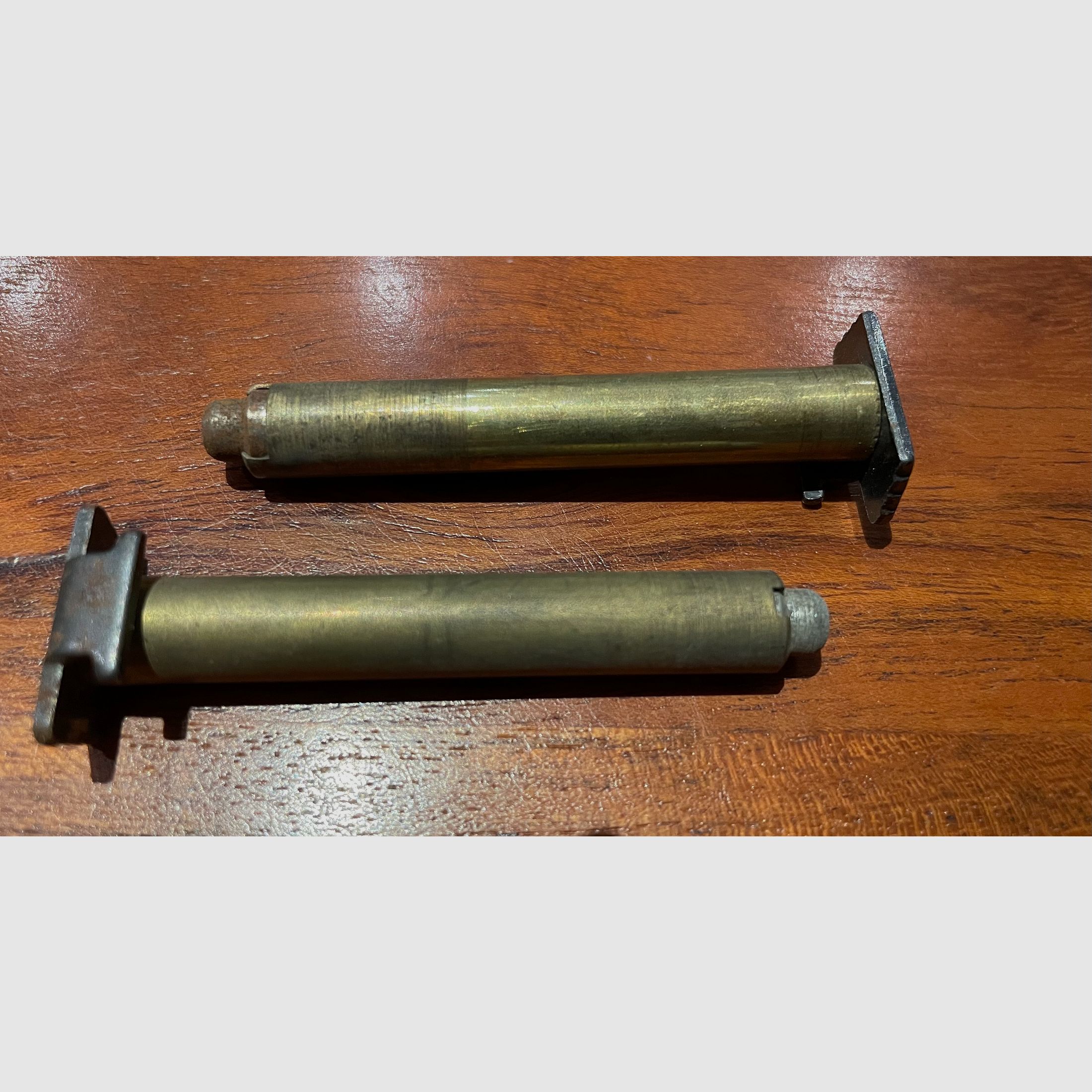 Magazine + Griffschalen + Ersatzteile Perfecta Schreckschusspistole