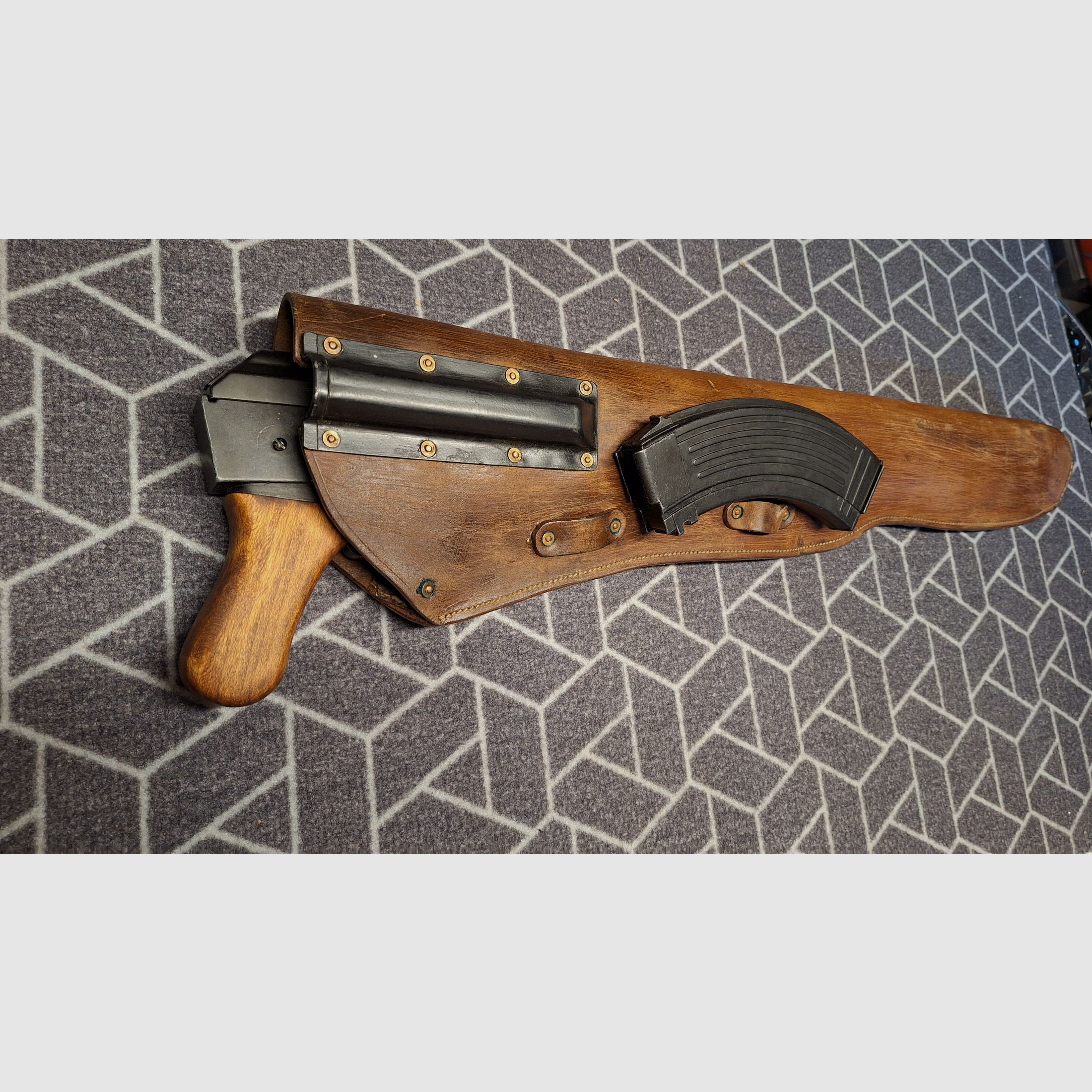 Fucile d'assalto AK47 con custodia da partigiano UNICO!