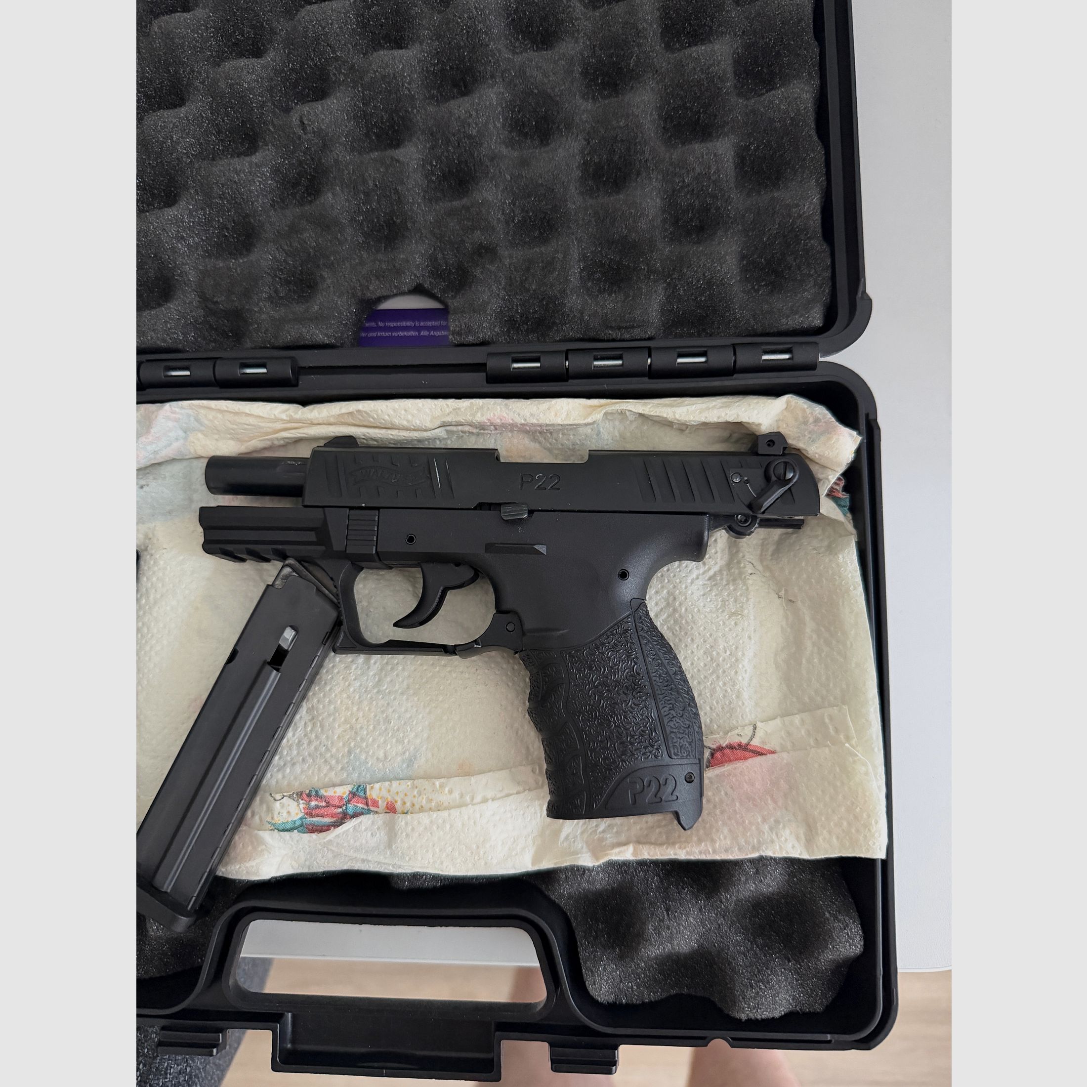 Walther p22q Schreckschuss mit Ersatzmagazin 