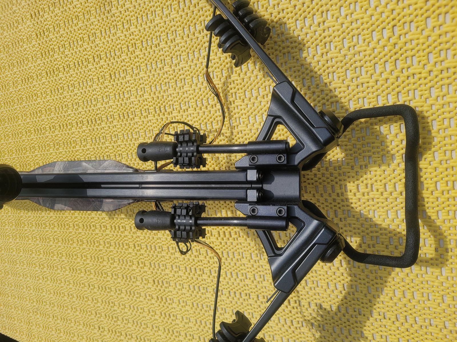Compoundarmbrust Set Blade + 175 lbs / 340 fps mit 11 Bolzen und Tasche 