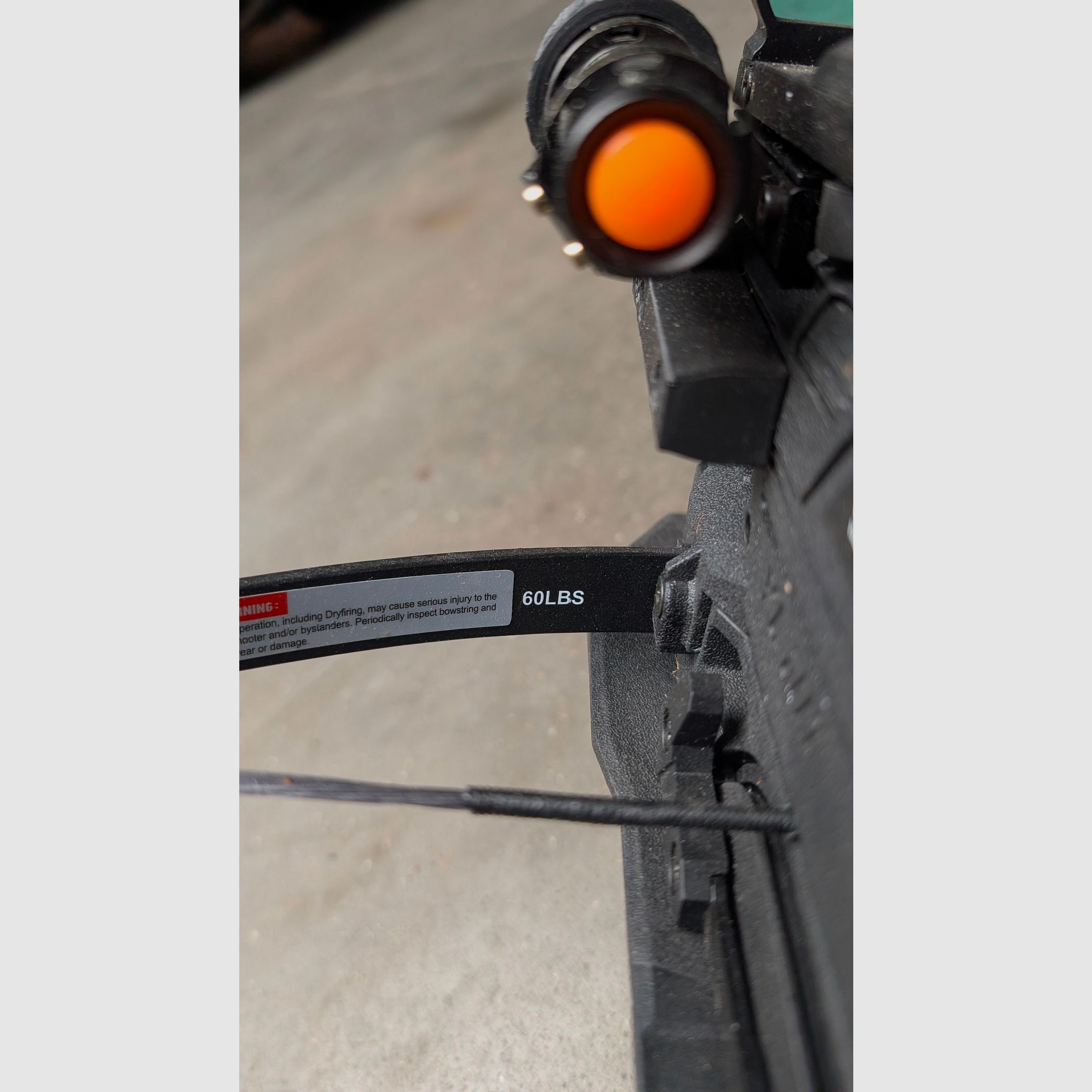 EK Archery Vlad 8-Schuss-Pistolenarmbrust mit Zubehör