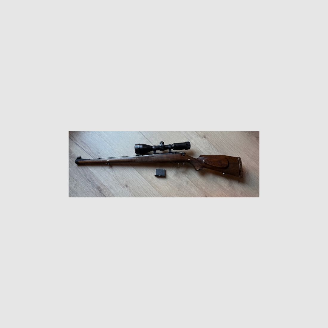 Anschütz Repetierstutzen 222 Remington mit AKAH 2,5-12x56 4LP