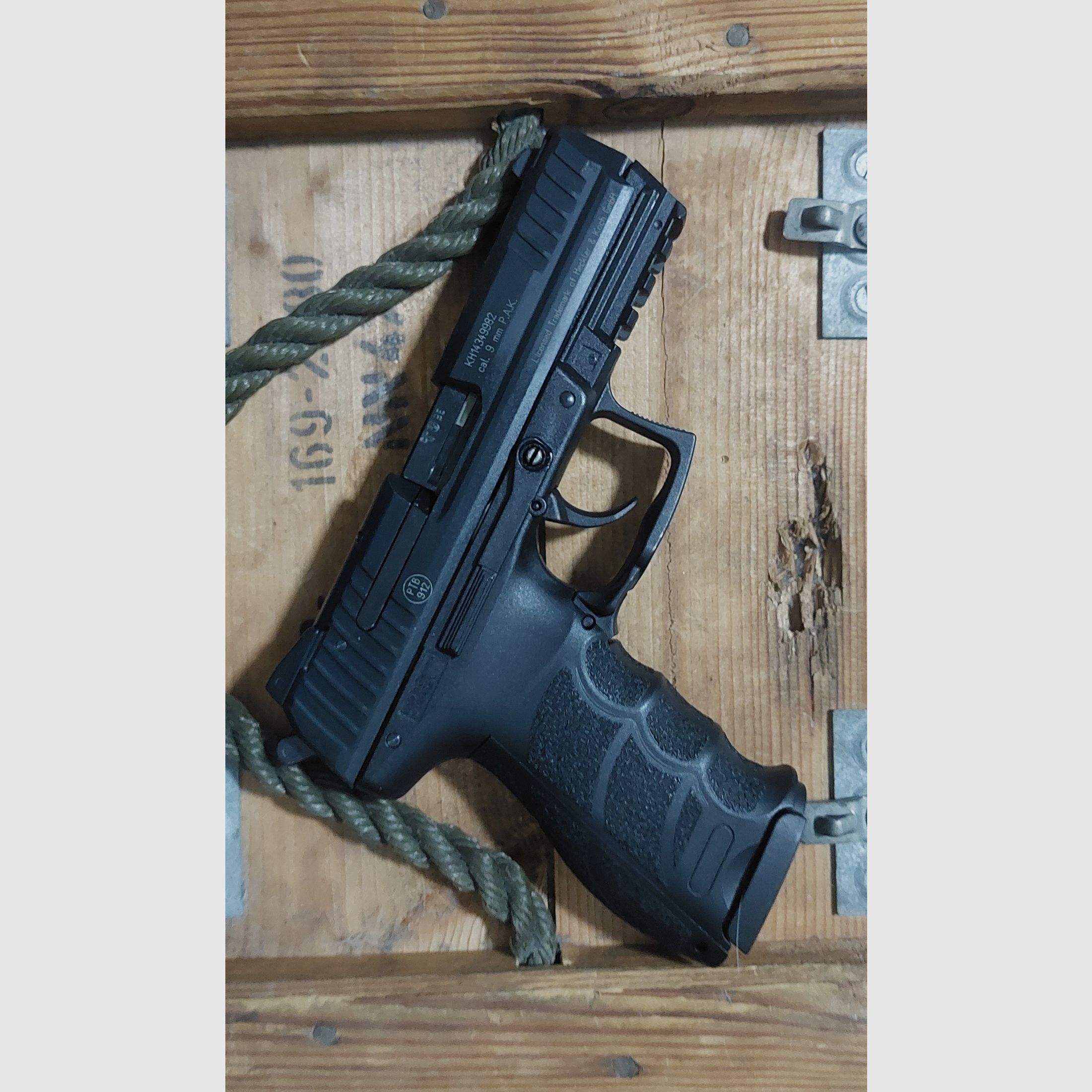 HK P30 Heckler&Koch 9 mm P.A.K (PTB 912)