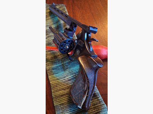 Arminius HW4/6 im Kaliber 4mm Rand lang, 8-schüssig