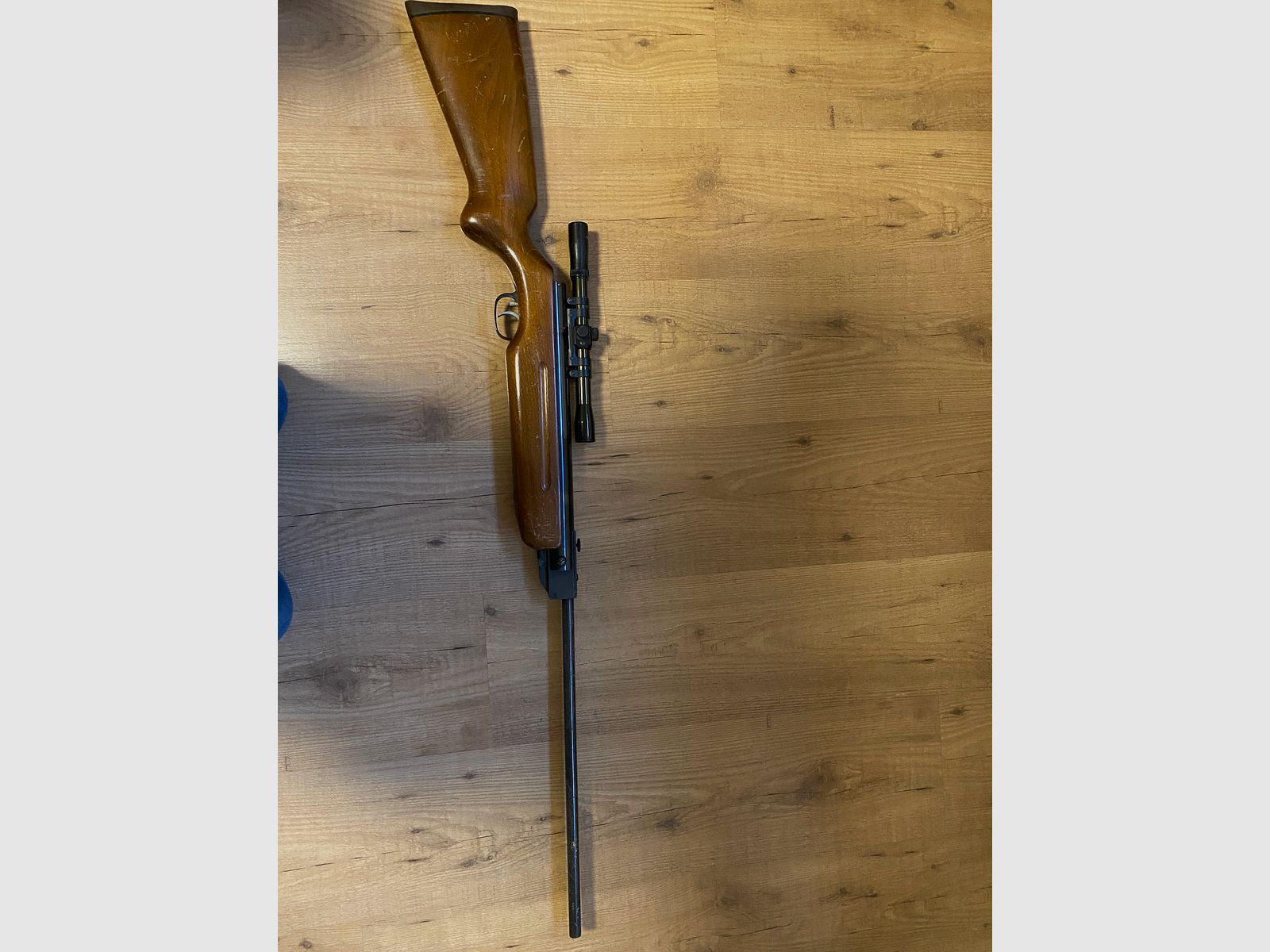 Weihrauch HW 35 mit F und Zielfernrohr der Marke Hubertus 4 x 20