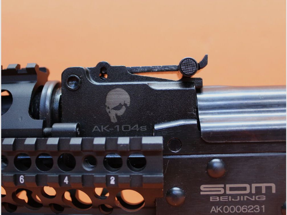 SDM Beijing Ha.Büchse 7,62x39 SDM AK-104s 12,5"/ 322mm Lauf/ 14mm Montageschiene/ Alu 4-Rail-System (AKM/AK47)