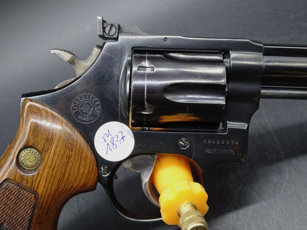 Taurus Revolver caliber .22lr 6"