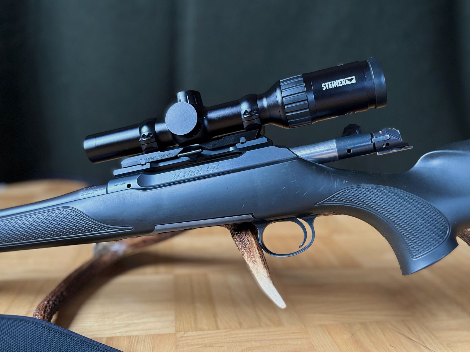 Sauer 101 Classic XT inkl. Dentler Montage Basis / .30-06 / Steiner Ranger 1-4x24 optional erhältlich / keine 202, 404, 505, R8