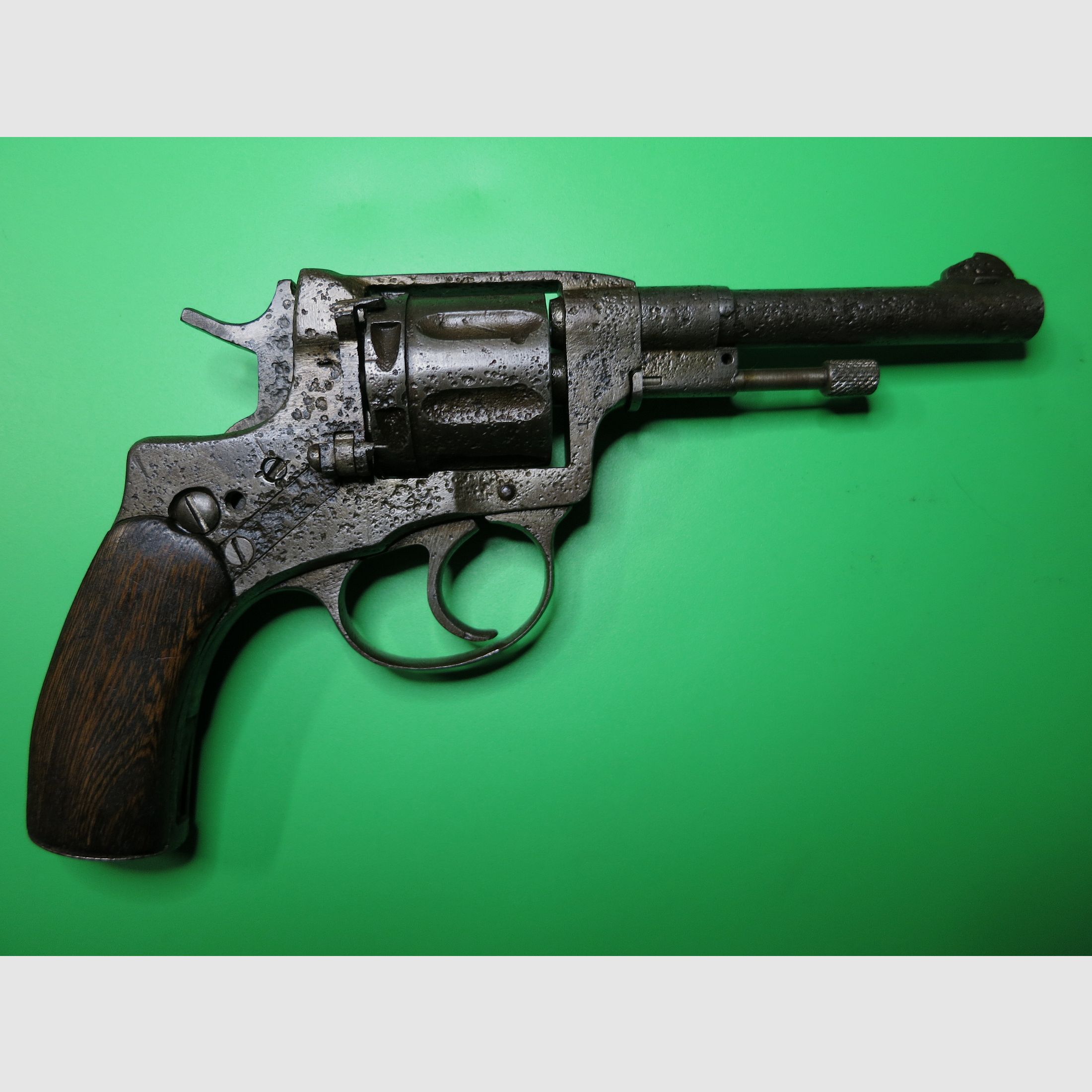 Revolver, Nagant M1895-Revolver, témoin absolu du temps, trouvé dans l'eau, 7,62 x 38 mm R #81