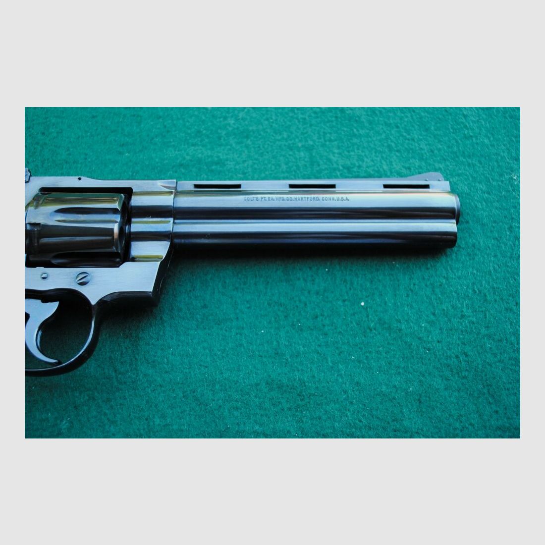 Colt Python, prova 74, lunghezza canna 6", impugnature originali, mai sparato
