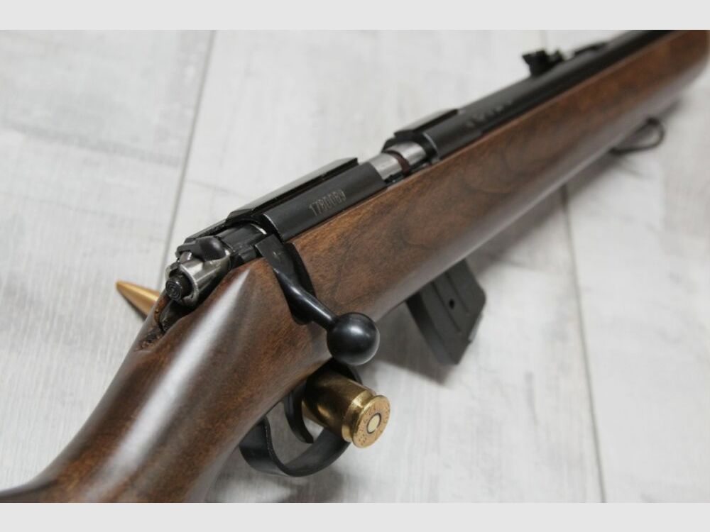 Norinco JW15 repeating rifle with barrel thread
